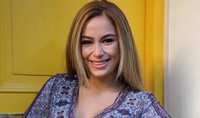 Kocaman Ailem dizisi Berrak (Buse Arslan Akdeniz) kimdir nereli kaç yaşında instagram
