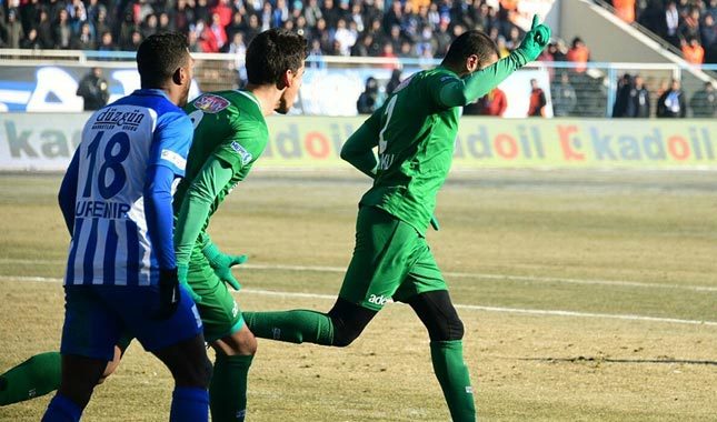 Konyaspor deplasmanda Erzurumspor'u devirdi