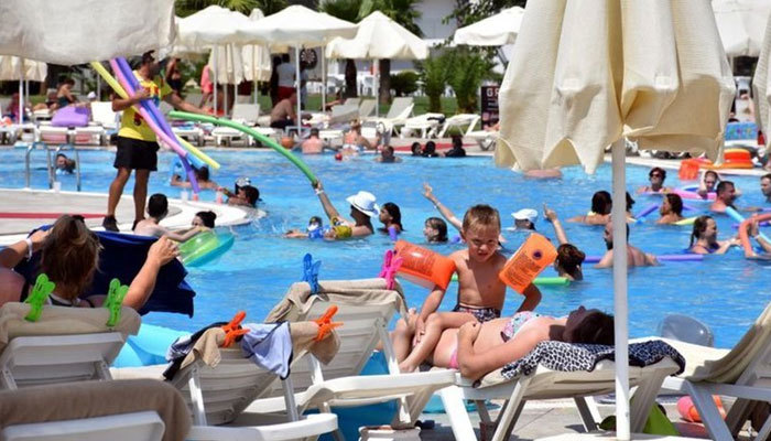 "Koronavirüs denizden bulaşmaz, havuz riskli"