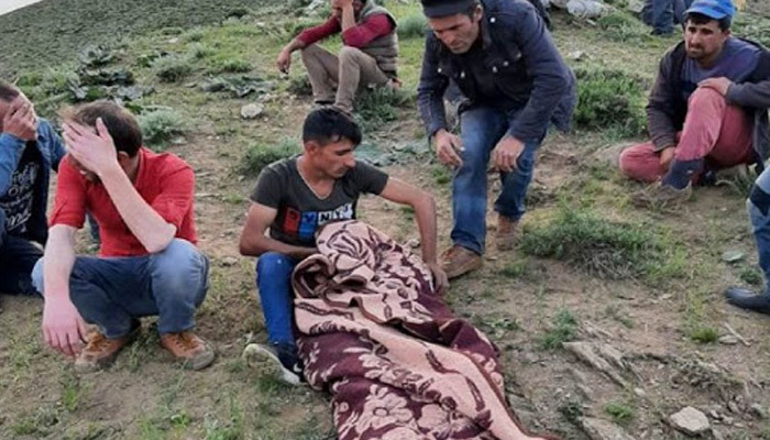 Koyun otlatırken yıldırım isabet eden kişi öldü