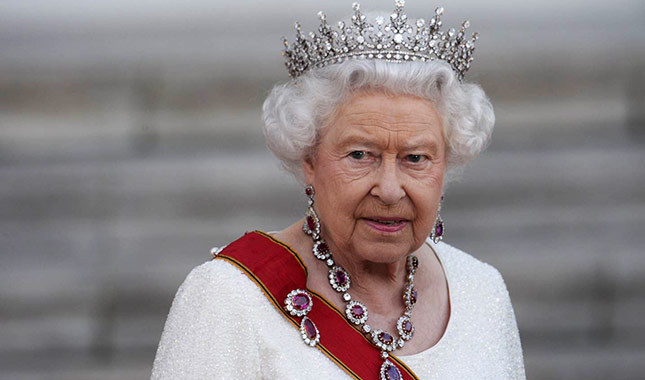 Kraliçe Elizabeth'in maaşına 6 milyon Sterlin zam