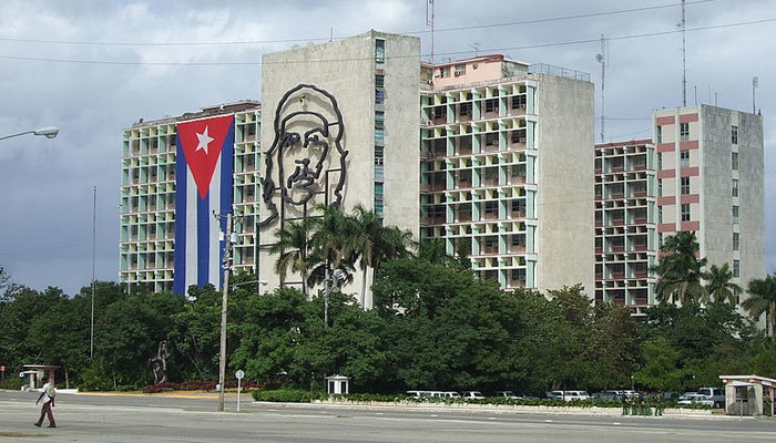 Küba bir ay boyunca sınırlarını kapatıyor