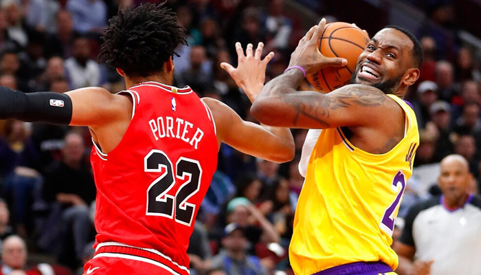LeBron James takımını taşımaya devam ediyor