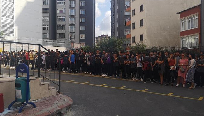 Lisede yangın paniği