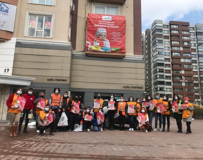 Lösemiyi yendiler,şimdi kardeşleri için savaşıyorlar