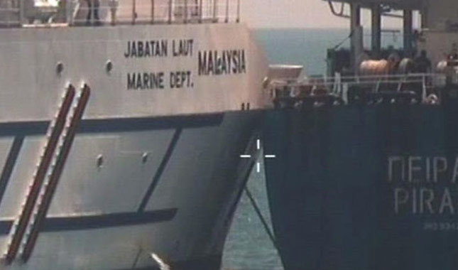 Malezya ve Yunanistan'a ait 2 gemi çarpıştı