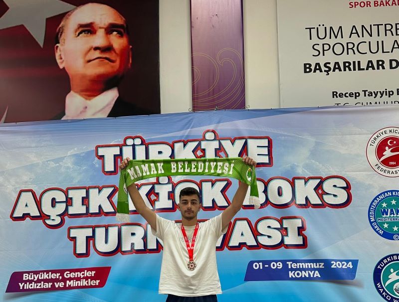 Mamaklı Kickboks'cudan Türkiye İkinciliği