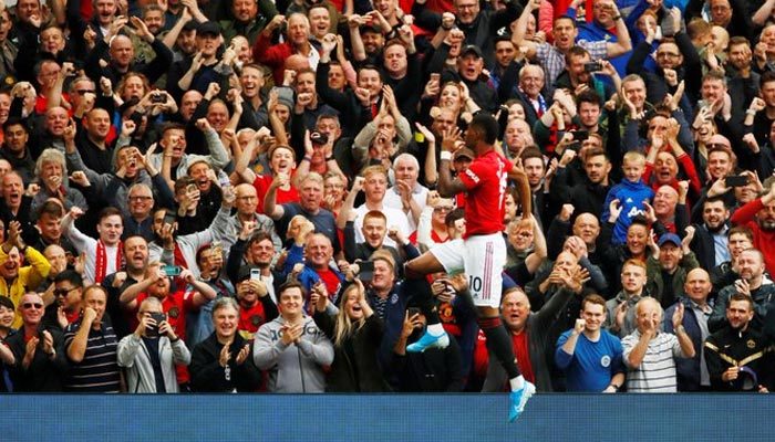 Manchester United açılışta şov yaptı