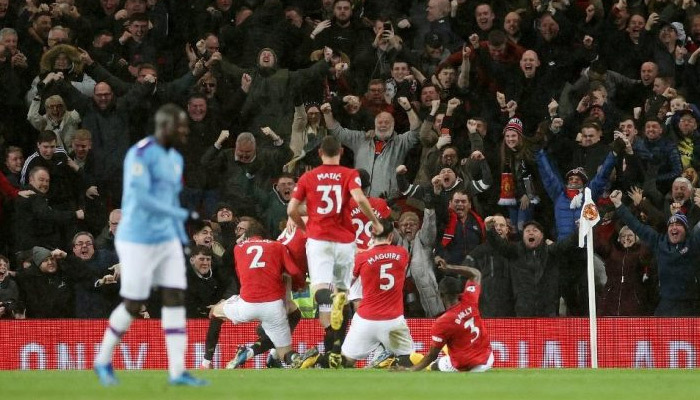 Manchester derbisinde kazanan United oldu