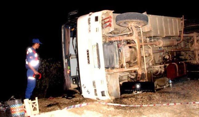 Manisa'da otobüs kazası: 32 yaralı