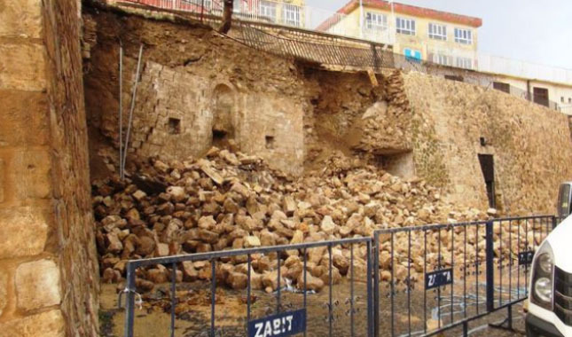Mardin'de duvar yıkıldı, arkasından tarih çıktı!