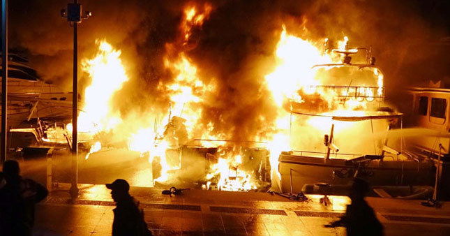 Marmaris'te yat limanında yangın paniği