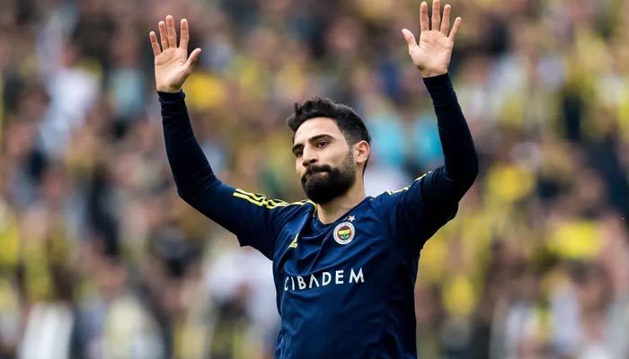 Mehmet Ekici Fenerbahçe'den ayrılıyor
