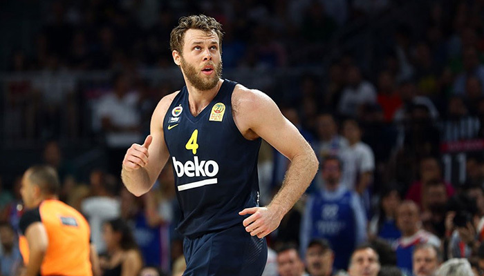 Melli, New Orleans Pelicans ile anlaştı
