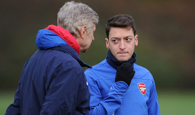 Mesut Özil'den Wenger'e eleştiri