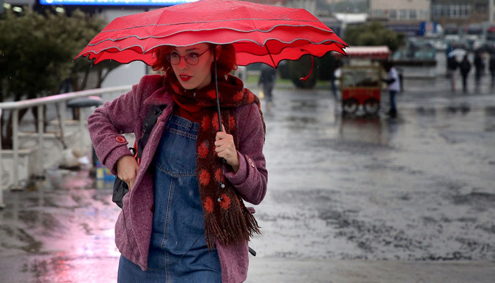 Meteoroloji'den 6 bölgeye sağanak ve fırtına uyarısı