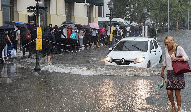 Meteoroloji'den İstanbul için sel ve su baskını uyarısı