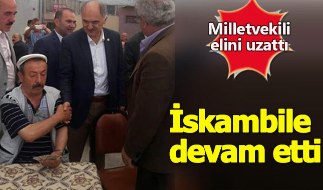 Milletvekili Cemal Öztürk kahvede elini uzattı, vatandaş iskambilden gözünü alamadı