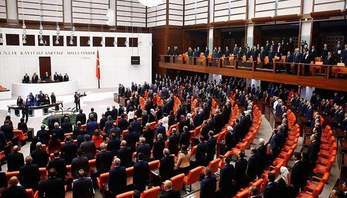 Milletvekilleri kullanmadıkları posta parasını istedi