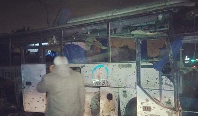 Mısır'da turistleri taşıyan otobüste patlama meydana geldi
