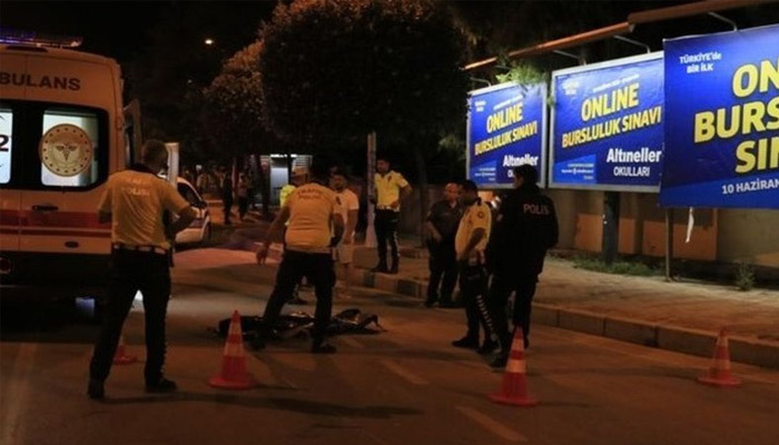 Motosikletlinin feci ölümü!