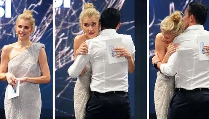 Mustafa Sandal'dan Burcu Esmersoy'u utandıran iltifat