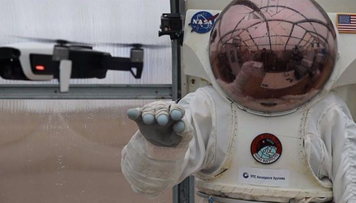 NASA'dan astronotlara akıllı eldiven