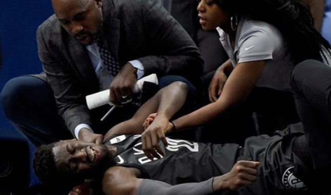 NBA yıldızının bacağı kırıldı