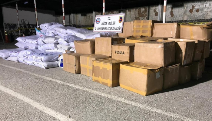 Nakliye aracında 3 bin 650 kilogram kaçak tütün!
