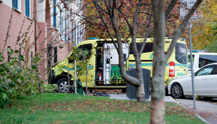 Norveç'te iki saldırgan ambulans kaçırdı