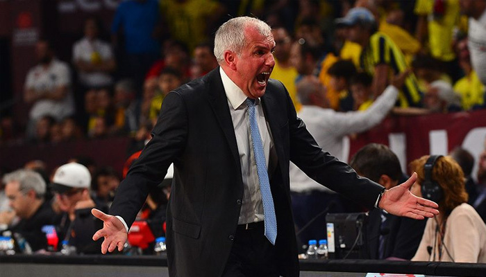 Obradovic çılgına döndü! Molada küfürler yağdırdı!