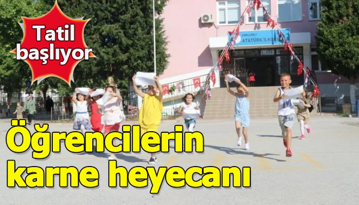 Öğrenciler karnelerini aldı