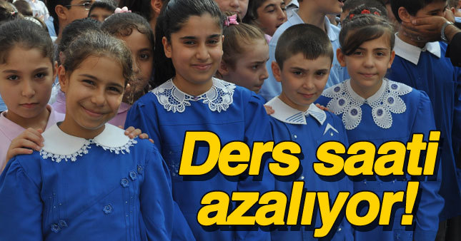 Öğrencilere müjde: Ders sayısı azalıyor