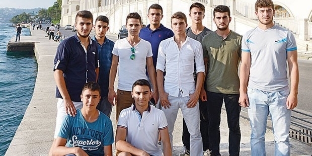 Öğrencilerin kahraman gördükleri komutan hain çıktı