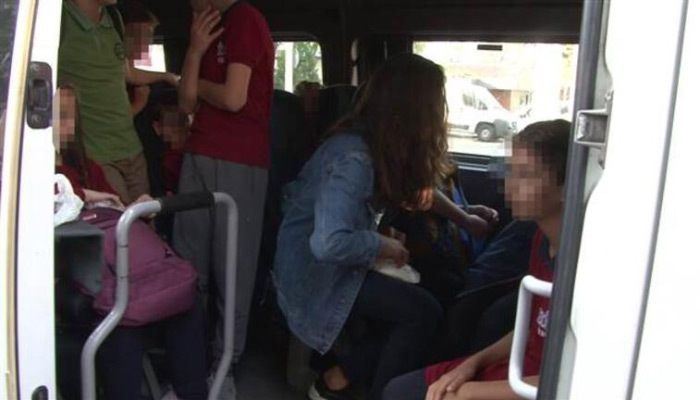 Okul servisinde şok görüntü!