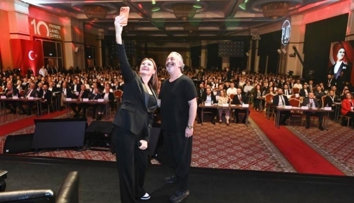 PRIVATE LABEL ZİRVESİ'NDE GÖRKEMLİ 10. YIL BULUŞMASINA CEM YILMAZ DAMGA VURDU