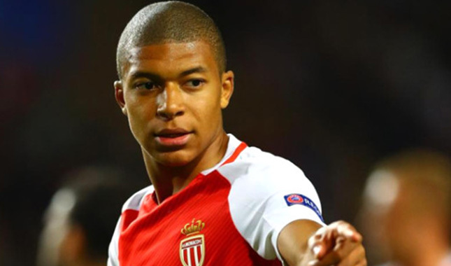 PSG, Mbappe'yi kadrosuna kattı