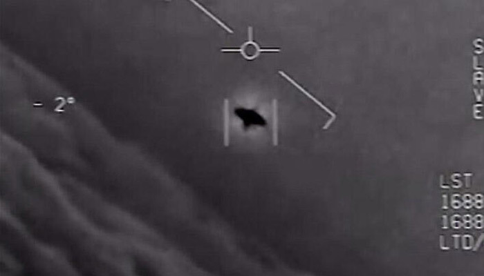Pentagon resmen yayınladı! İşte UFO görüntüleri...