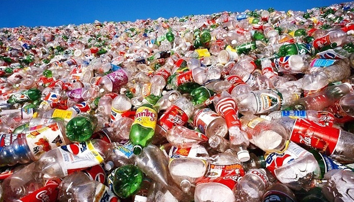 Plastik kirliliğinde birinci Coca-Cola