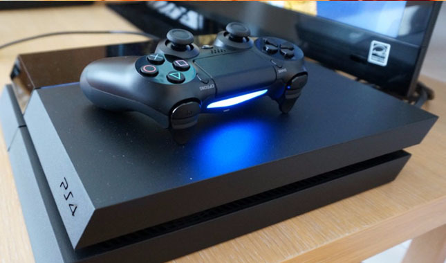 PlayStation 4 tozlu raflarda ki yerini almaya hazırlanıyor