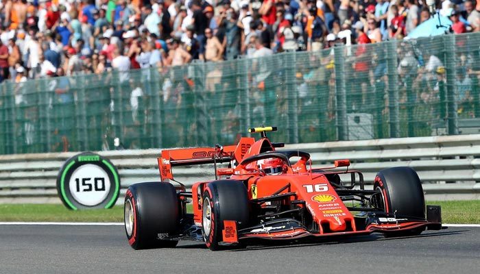 Pole pozisyonu Leclerc'in