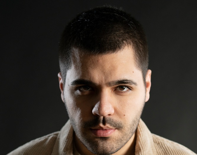 Popüler müziğin sevilen ismi Emir Can İğrek'ten yeni single çalışması “MEMUR” 
