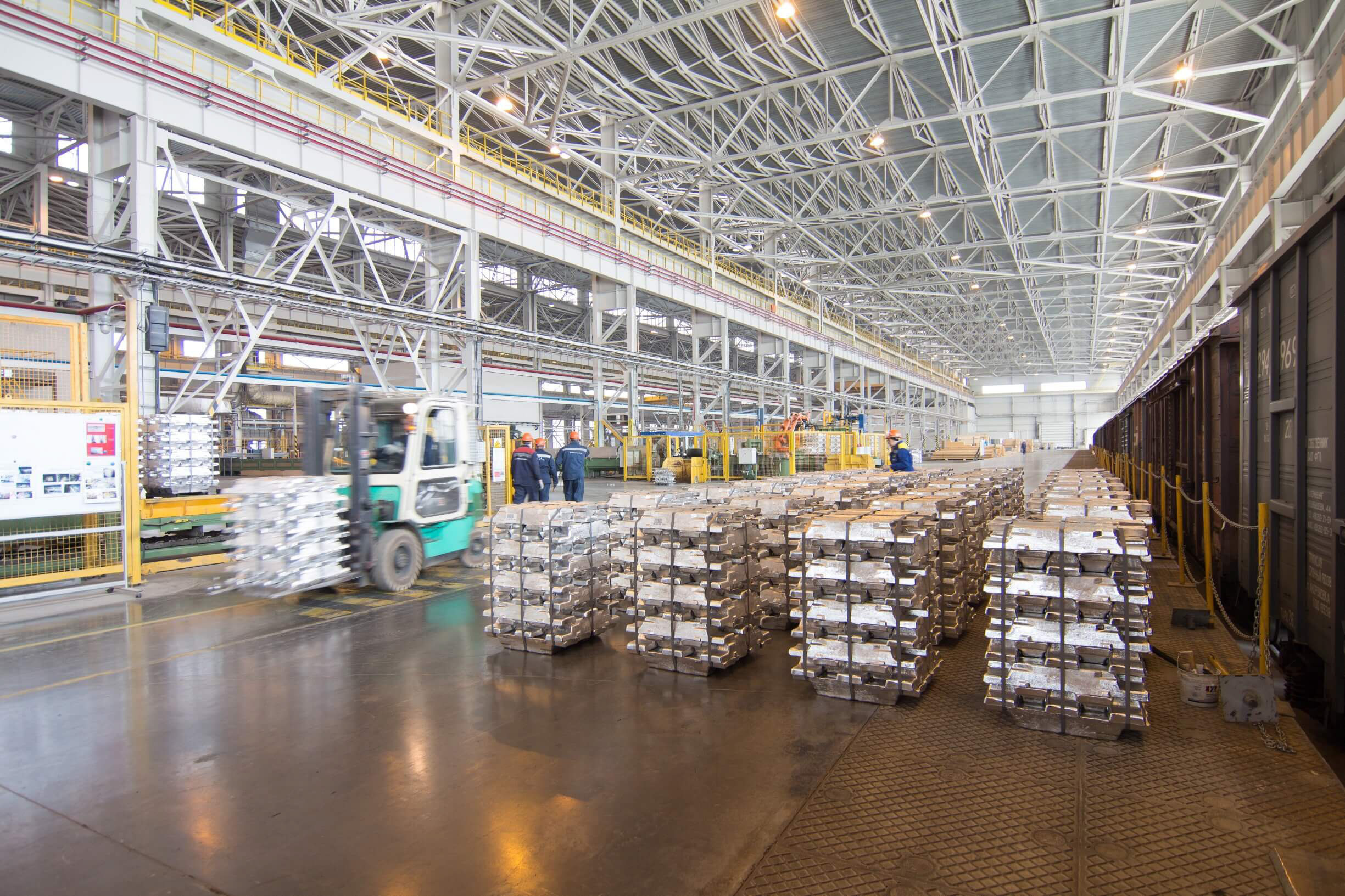 RUSAL üretimde karbon yerine oksijen salınımı sağlayan inert anot teknolojisini kullanacak