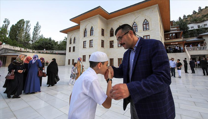 Ramazan bayramı sevinci tüm yurdu sardı