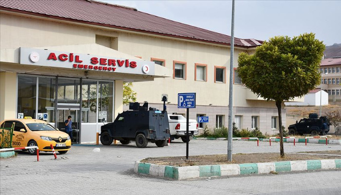 Roket saldırısında yaralanan asker şehit oldu