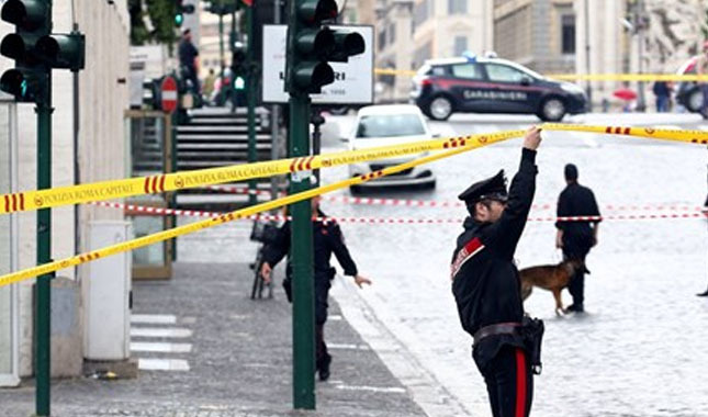 Roma'da korkutan bomba alarmı: Bir banka tahliye edildi