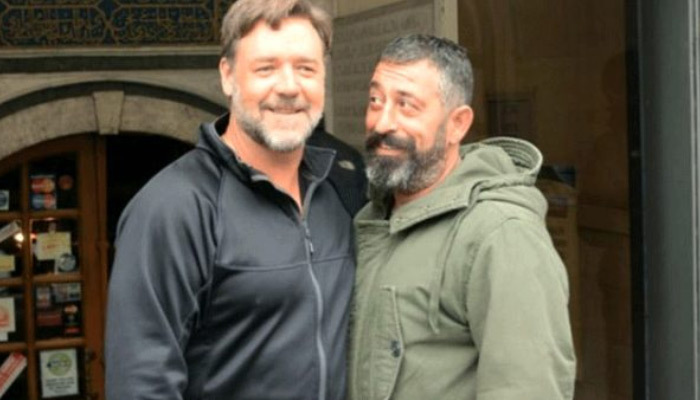 Russel Crowe tebrik etti! Cem bakın ne dedi?