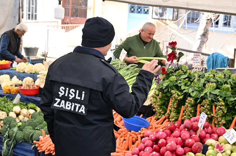 ŞİŞLİ'DE SEMT PAZARLARINDA FAHİŞ FİYAT DENETİMİ