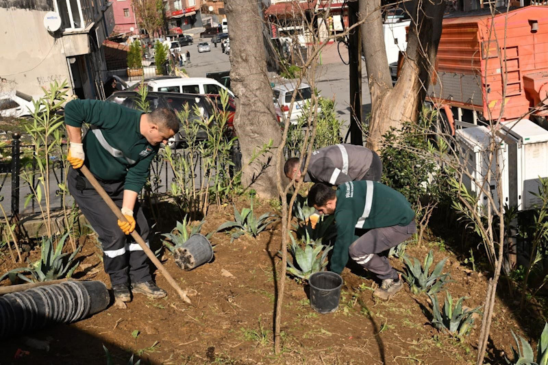 ŞİŞLİ'DE TEMİZLİK SEFERBERLİĞİ