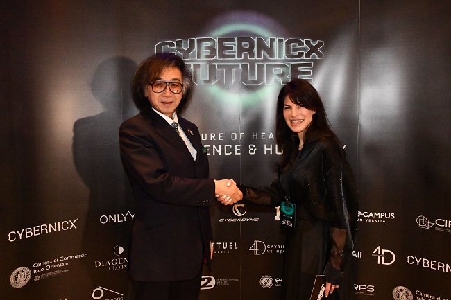 Sağlık alanında insan ile giyilebilir robotik sistemler birleşiyor